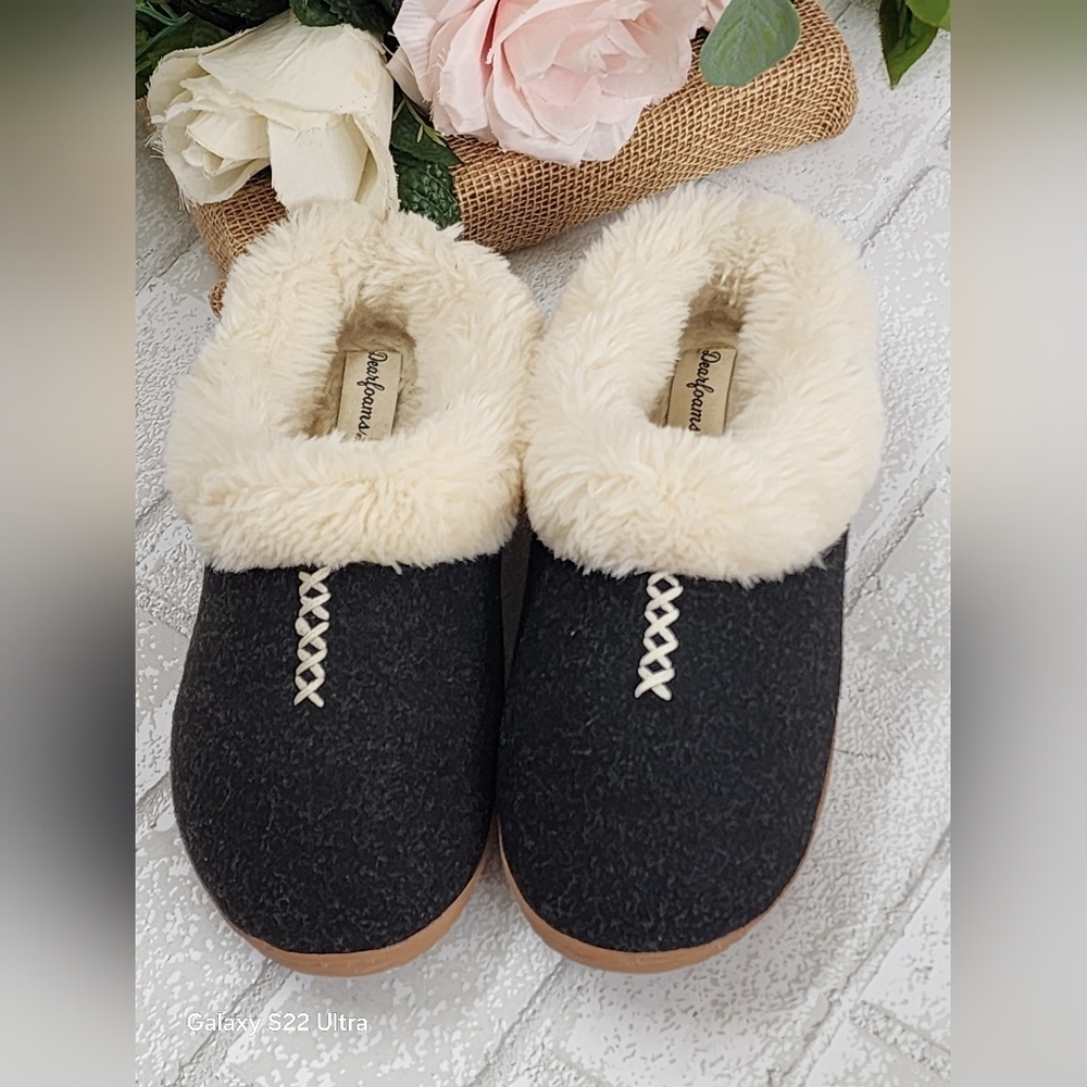 Cozy Black and Cream Women's Slippers